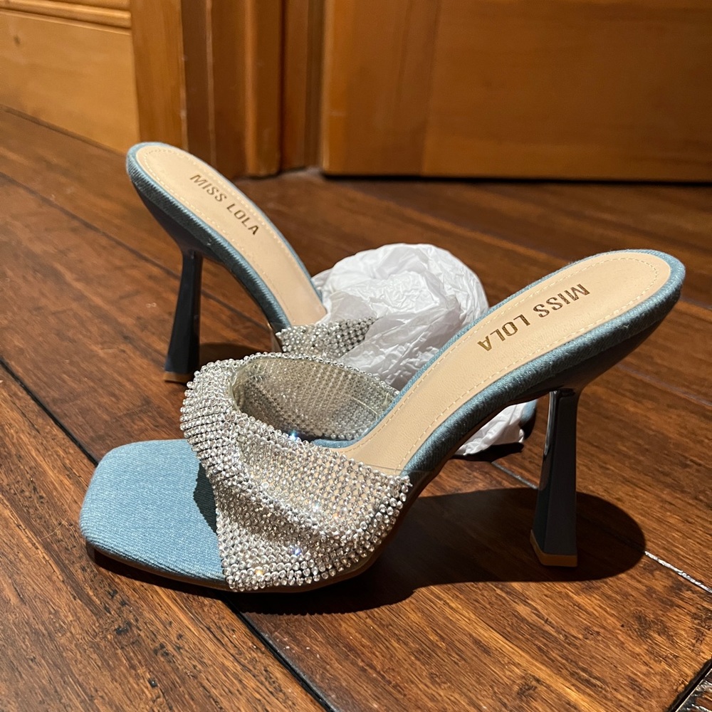 NEW SPARKLY DENIM HEELS! Size 7!